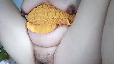 Snapshot of tuylip_sex chatting on 11/24/25, 11:48 tuylip_sex online show from 11/24/25, 11:48