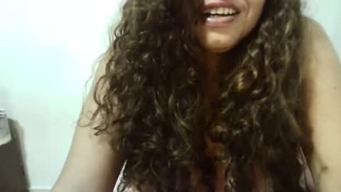 Snapshot of tuzusy chatting on 01/28/25, 06:38 tuzusy online show from 01/28/25, 06:38