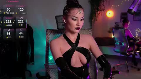 Snapshot of tv_miss chatting on 12/20/25, 04:08 Miss Veth online show from 12/20/25, 04:08