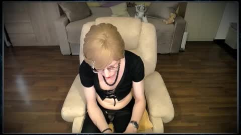 Clementine online show from 10/17/25, 08:17