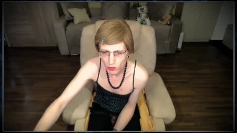 Clementine online show from 12/02/25, 08:08