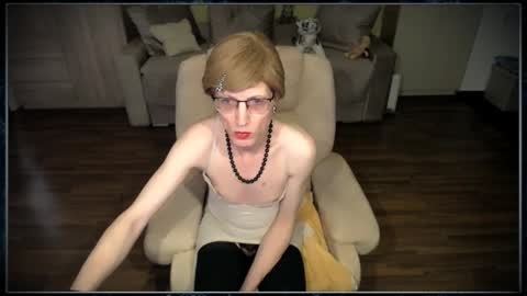 Snapshot of tvclementine chatting on 12/20/25, 09:16 Clementine online show from 12/20/25, 09:16