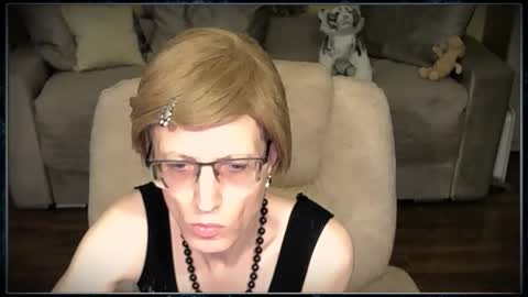 Snapshot of tvclementine chatting on 02/17/26, 08:55 Clementine online show from 02/17/26, 08:55