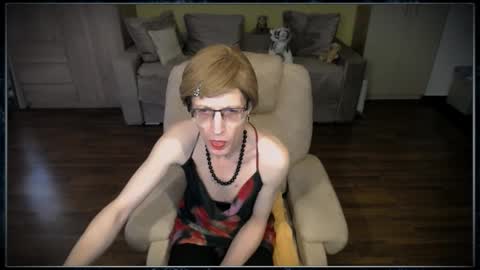 Snapshot of tvclementine chatting on 03/09/26, 08:18 Clementine online show from 03/09/26, 08:18