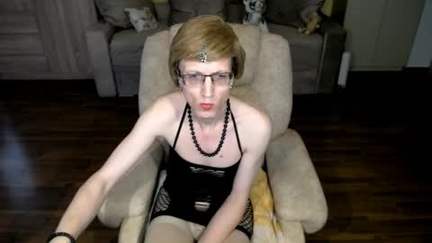 Snapshot of tvclementine chatting on 04/01/26, 01:41 Clementine online show from 04/01/26, 01:41