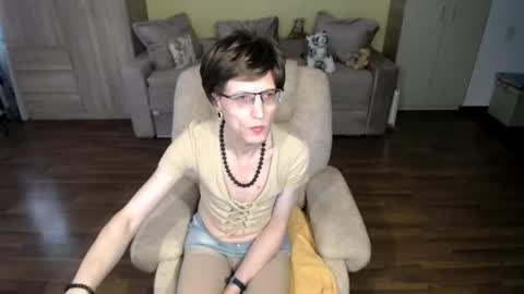 Snapshot of tvclementine chatting on 04/16/26, 07:53 Clementine online show from 04/16/26, 07:53