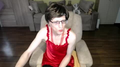 Snapshot of tvclementine chatting on 06/04/26, 07:58 Clementine online show from 06/04/26, 07:58