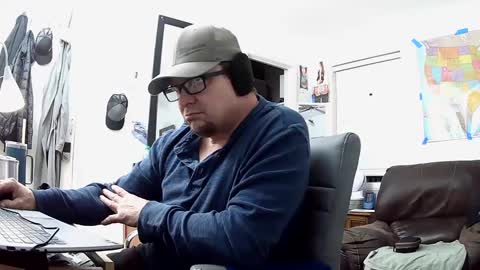 Snapshot of tweeter74 chatting on 01/11/25, 07:39 Tweeter74 online show from 01/11/25, 07:39