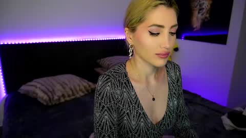 Snapshot of tweety_twist chatting on 02/26/25, 01:11 MayCarrey online show from 02/26/25, 01:11