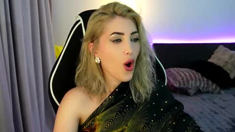 Snapshot of tweety_twist chatting on 03/13/26, 11:11 MayCarrey online show from 03/13/26, 11:11