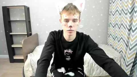 Snapshot of twelveeek chatting on 10/30/25, 07:25 Angus online show from 10/30/25, 07:25