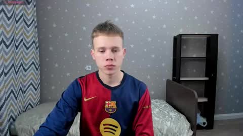 Snapshot of twelveeek chatting on 11/27/25, 06:32 Angus online show from 11/27/25, 06:32