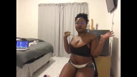 Snapshot of twerkingtemptress chatting on 05/28/26, 01:25 Twerking Temptress online show from 05/28/26, 01:25