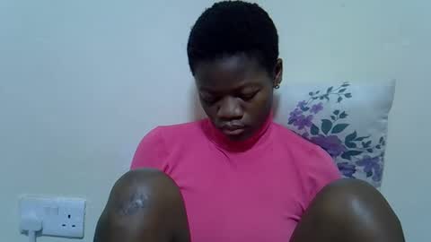 Snapshot of twerlie chatting on 04/28/26, 02:27 Twerlie online show from 04/28/26, 02:27