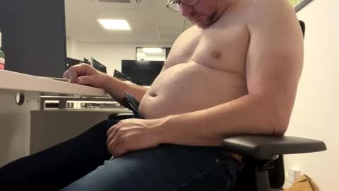 Snapshot of twickenhamthickshaft chatting on 01/30/25, 04:06 Fred Eric Smitherton online show from 01/30/25, 04:06