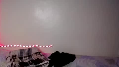 Snapshot of twilight_rose chatting on 10/23/25, 01:54 Twillight online show from 10/23/25, 01:54