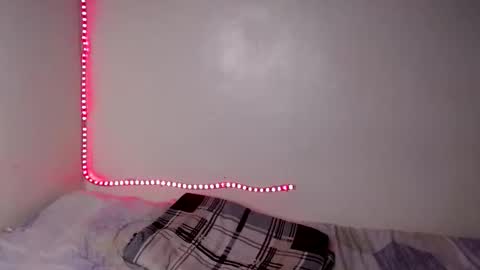 Snapshot of twilight_rose chatting on 11/14/25, 08:46 Twillight online show from 11/14/25, 08:46