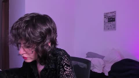 Snapshot of twilightmuses chatting on 11/28/25, 07:49 Eve Lili online show from 11/28/25, 07:49