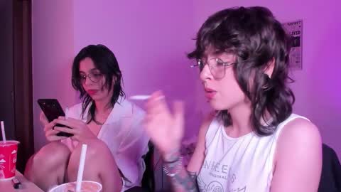 Snapshot of twilightmuses chatting on 12/02/25, 10:16 Eve Lili online show from 12/02/25, 10:16