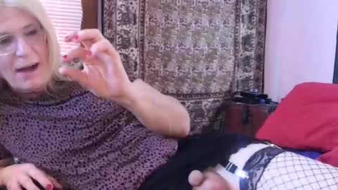 Snapshot of twin53 chatting on 12/14/25, 02:33 Kitten online show from 12/14/25, 02:33