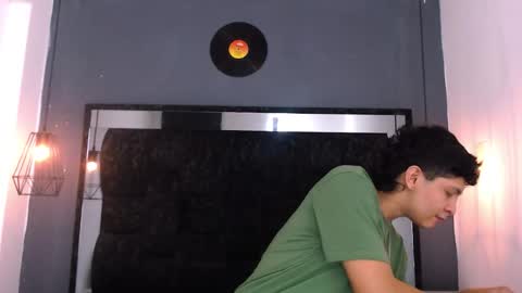 Snapshot of twink_bunny chatting on 02/14/26, 04:20 samu online show from 02/14/26, 04:20