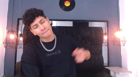 Snapshot of twink_bunny chatting on 03/05/26, 04:19 samu online show from 03/05/26, 04:19