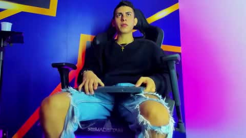 Snapshot of twink_scott19 chatting on 11/30/25, 04:49 twink_scott19 online show from 11/30/25, 04:49