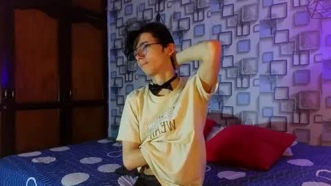 Snapshot of twink_sebas7 chatting on 04/17/26, 12:19 Sebastin online show from 04/17/26, 12:19