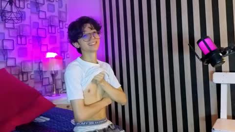 Snapshot of twink_sebas7 chatting on 04/19/26, 12:26 Sebastin online show from 04/19/26, 12:26