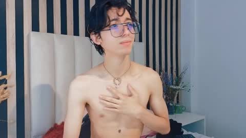 Snapshot of twink_sebas7 chatting on 05/10/26, 12:10 Sebastin online show from 05/10/26, 12:10