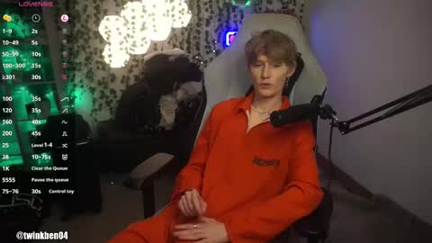 Snapshot of twinkben04 chatting on 10/09/25, 08:18 Ben online show from 10/09/25, 08:18