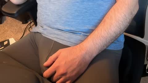 Snapshot of twinkboylover321 chatting on 03/08/25, 06:37 Tell me what to do online show from 03/08/25, 06:37