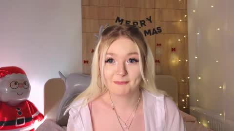 twinklefluff online show from 12/21/25, 04:03