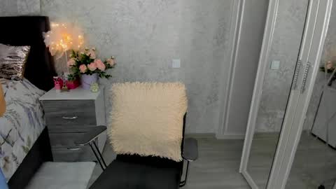 Snapshot of twinklingstar_ chatting on 04/23/26, 04:24 twinklingstar_ online show from 04/23/26, 04:24