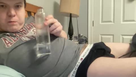 Snapshot of twinkmikexxx12 chatting on 03/25/26, 03:56 mike online show from 03/25/26, 03:56