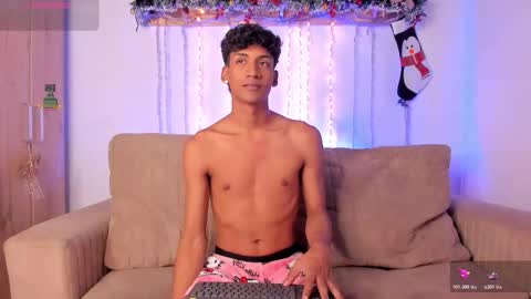 Snapshot of twinksboys_23 chatting on 12/21/25, 07:04 twinksboys_23 online show from 12/21/25, 07:04