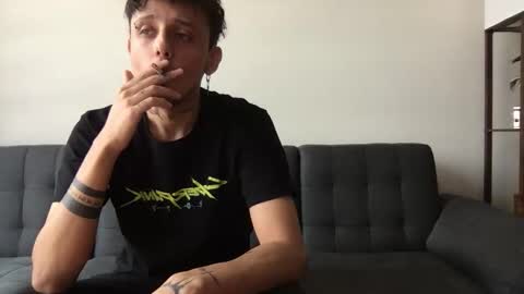 Derrick online show from 10/16/25, 05:14