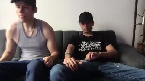 Snapshot of twinksguys360 chatting on 03/05/26, 06:48 Derrick online show from 03/05/26, 06:48