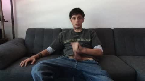 Snapshot of twinksguys360 chatting on 04/30/26, 04:57 Derrick online show from 04/30/26, 04:57