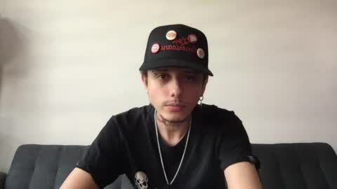 Snapshot of twinksguys360 chatting on 05/06/26, 06:13 Derrick online show from 05/06/26, 06:13