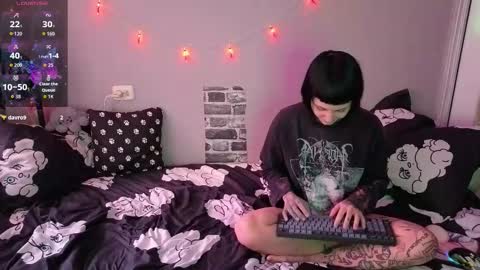 Sin and Skin online show from 12/17/25, 10:10