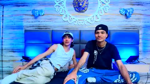 Snapshot of twinslovers_ chatting on 09/19/25, 07:25 twinslovers_ online show from 09/19/25, 07:25
