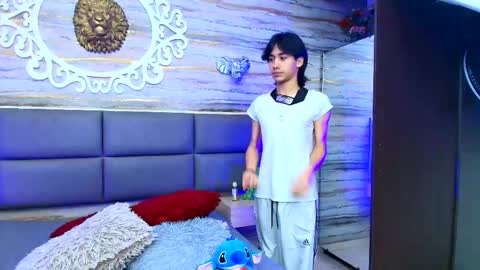 Snapshot of twinslovers_ chatting on 10/28/25, 12:14 twinslovers_ online show from 10/28/25, 12:14