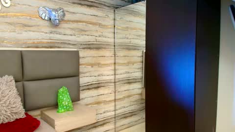 Snapshot of twinslovers_ chatting on 11/03/25, 12:35 twinslovers_ online show from 11/03/25, 12:35