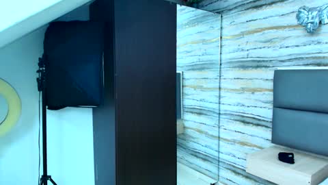 Snapshot of twinslovers_ chatting on 11/08/25, 02:45 twinslovers_ online show from 11/08/25, 02:45