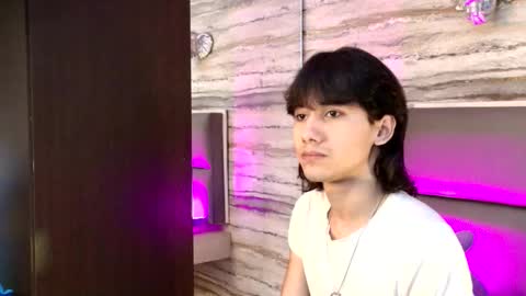 twinslovers_ online show from 12/19/25, 03:46