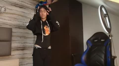 twinslovers_ online show from 02/06/26, 03:44