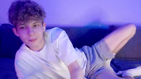 Snapshot of twishadow chatting on 03/10/26, 08:58 TwiShadow online show from 03/10/26, 08:58