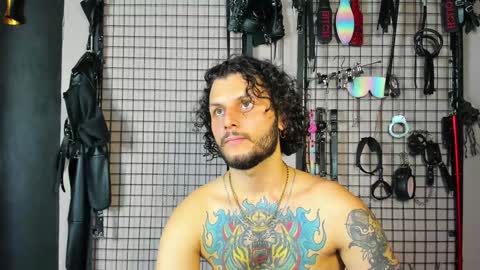 Clio  Tadeo online show from 02/07/25, 03:19