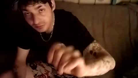 Snapshot of twistedblizzy chatting on 12/19/24, 04:57 TwistedBlizzy online show from 12/19/24, 04:57